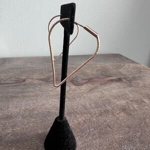 New Its Sense Hammered Gold Triangle Hoop Earrings